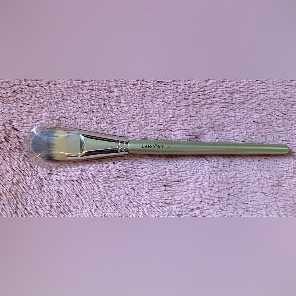 BNIB Lancôme foundation brush 2